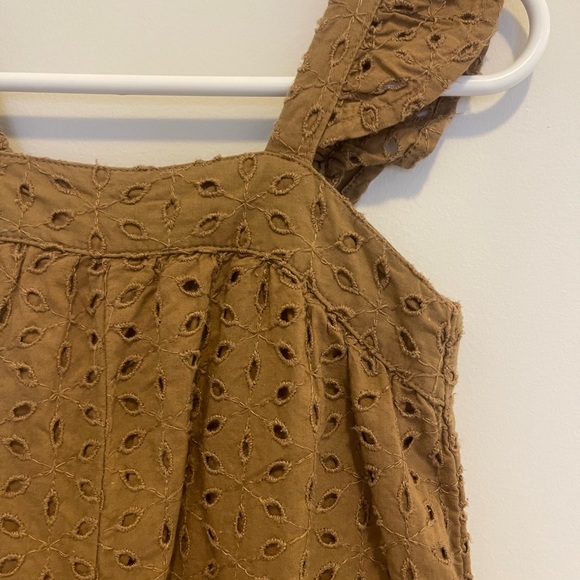 EUC GAP EYELET JUMPSUIT SIZE 2T - Picture 2 of 3